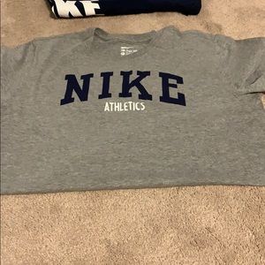 Men’s Nike tee